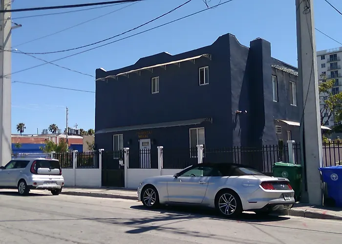Fatimataj Mahal Hotel Miami